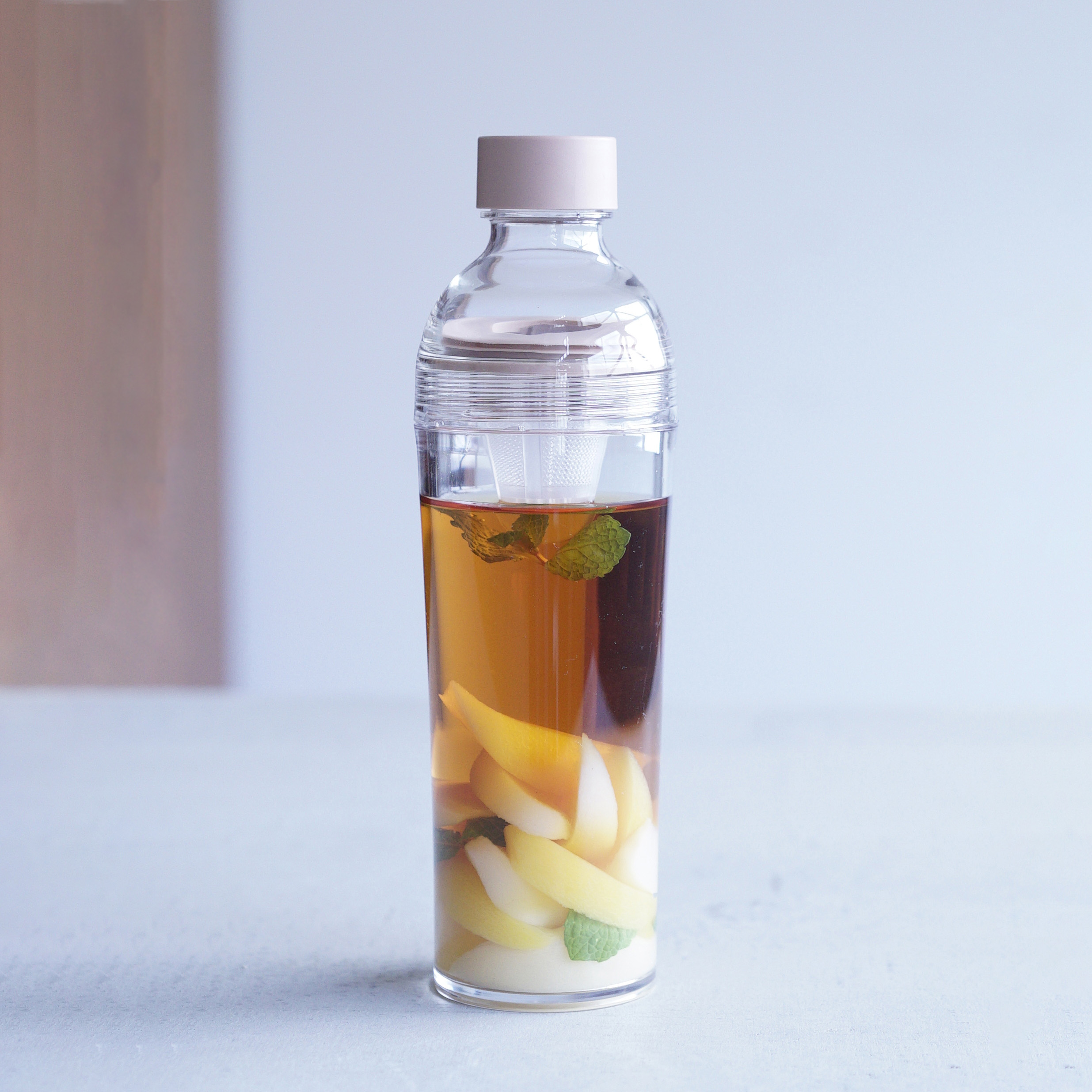 Hario Filter-In Bottle Taşınabilir Matcha ve Soğuk Çay Demleme Şişesi – Smokey Pink (400 ml) - Görsel 2